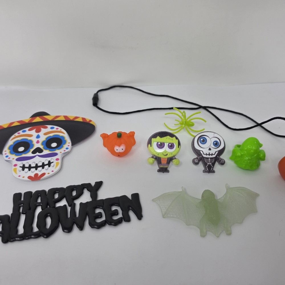 Halloween Miscellaneous Plastic Toy Figure Lot